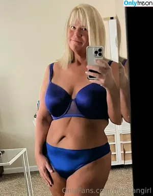 Karen Pennington / Bailey Buttner / Karen Buttner / Karensgalaxy / Martiangirl / Martiangirl1 / karen.buttner nude photo #0076