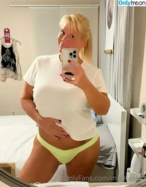 Karen Pennington / Bailey Buttner / Karen Buttner / Karensgalaxy / Martiangirl / Martiangirl1 / karen.buttner nude photo #0097