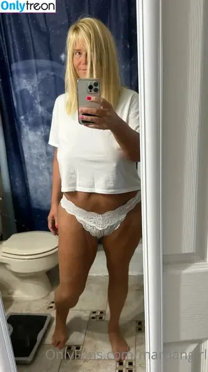 Karen Pennington / Bailey Buttner / Karen Buttner / Karensgalaxy / Martiangirl / Martiangirl1 / karen.buttner nude photo #0127