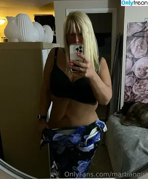 Karen Pennington / Bailey Buttner / Karen Buttner / Karensgalaxy / Martiangirl / Martiangirl1 / karen.buttner nude photo #0190
