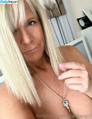 Karen Pennington / Bailey Buttner / Karen Buttner / Karensgalaxy / Martiangirl / Martiangirl1 / karen.buttner nude photo #0216