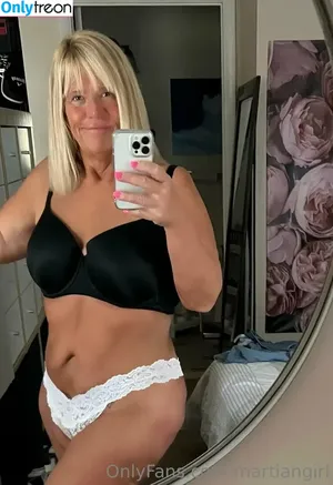 Karen Pennington / Bailey Buttner / Karen Buttner / Karensgalaxy / Martiangirl / Martiangirl1 / karen.buttner nude photo #0234