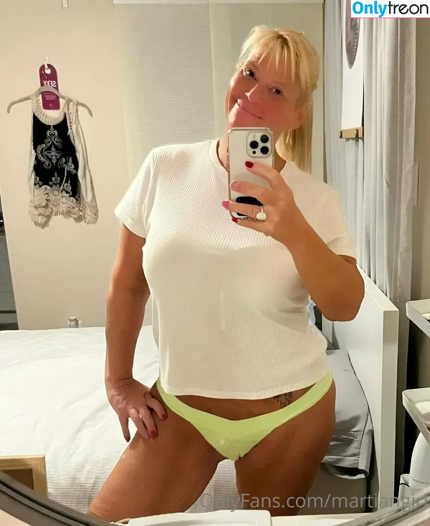 Karen Pennington nude photo #0095 (Bailey Buttner / Karen Buttner / Karensgalaxy / Martiangirl / Martiangirl1 / karen.buttner)