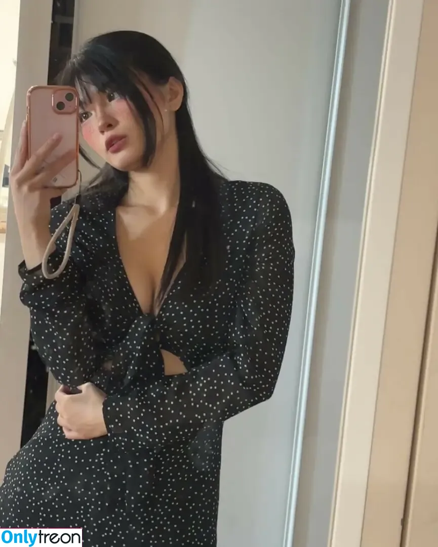 Karenxtran nude photo #0196 (Strawberry.bunni / seunnngmiii)