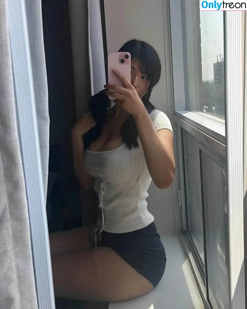Karenxtran nude photo #0212 (Strawberry.bunni / seunnngmiii)