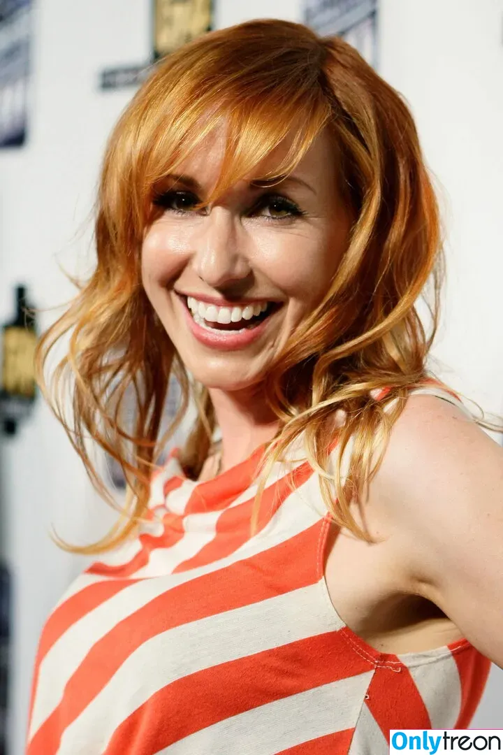 Kari Byron nude photo #0049 (starbyron0 / therealkaribyron)