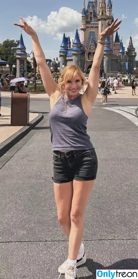 Kari Byron голая photo #0150 (KariByron / starbyron0 / therealkaribyron)