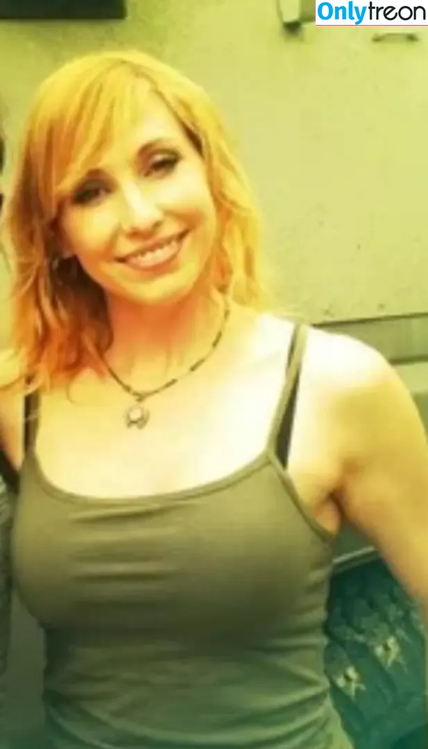 Kari Byron nude photo #0176 (KariByron / therealkaribyron)