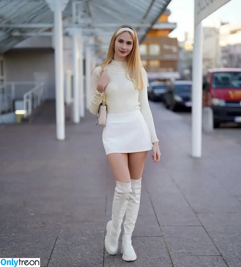 karinabo_ nude photo #0005 (karina.costa_xo)