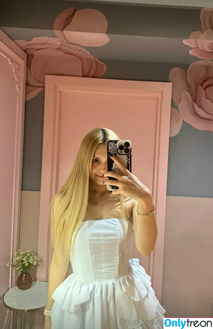 karisha.x голая photo #0339 (karnex.x)