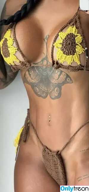 Karishna Ayala / karishna.ayala / karishnaayala фото голая #0024