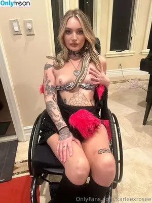karleexrosee / notkarleerose nude photo #0084