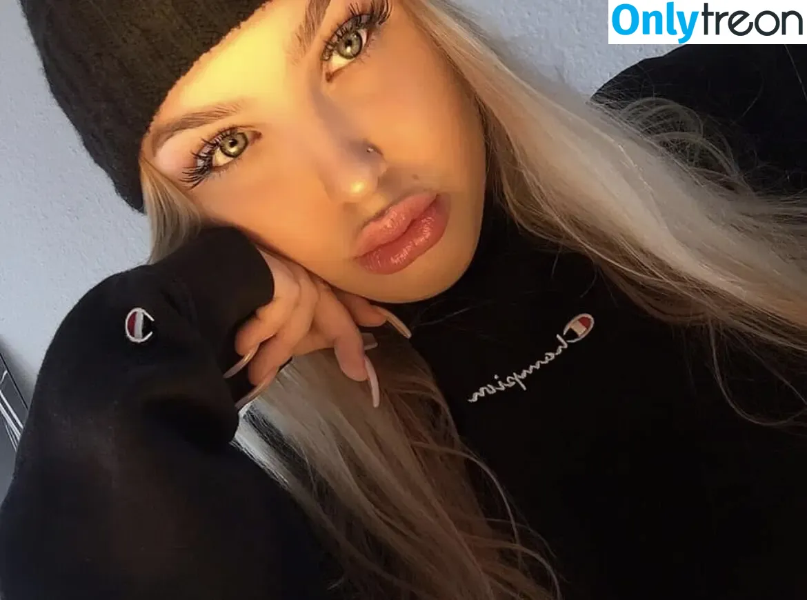 Karlicurv голая photo #0006 (Karlicurv)