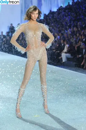 Karlie Kloss / karliekloss nude photo #0514