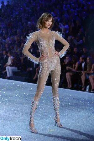 Karlie Kloss / karliekloss nude photo #0520