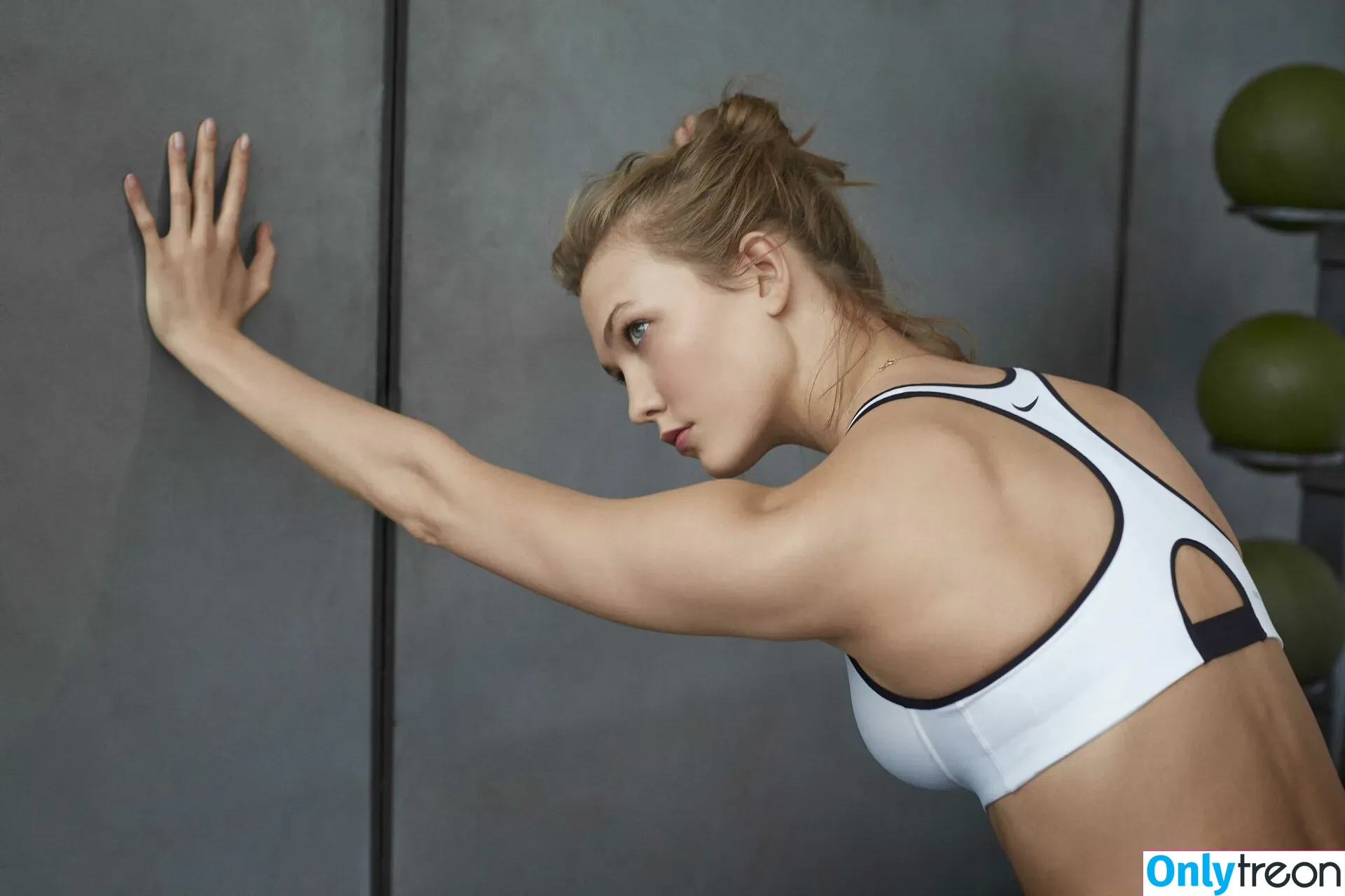 Karlie Kloss голая photo #0083 (karliekloss)