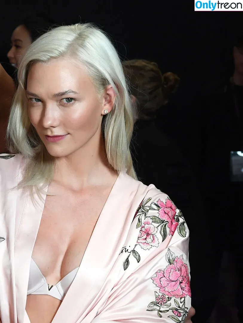 Karlie Kloss голая photo #0106 (karliekloss)