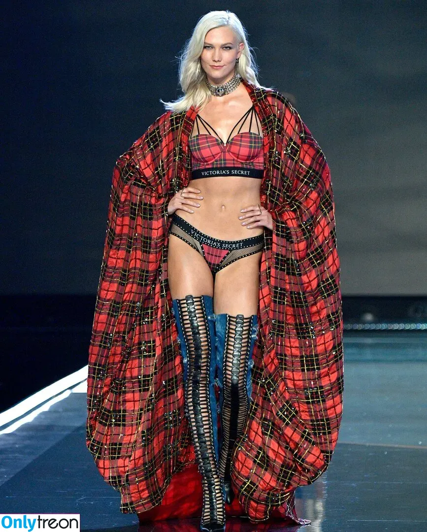 Karlie Kloss голая photo #0114 (karliekloss)