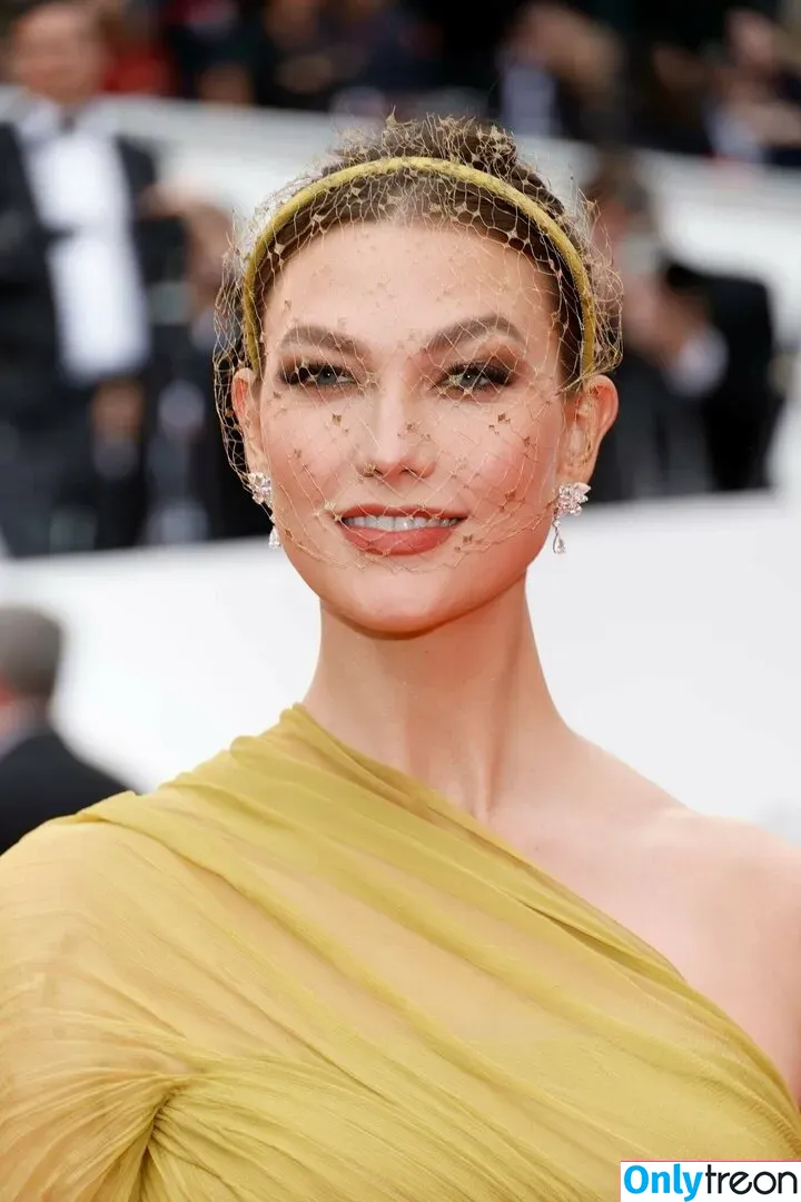 Karlie Kloss голая photo #0189 (karliekloss)