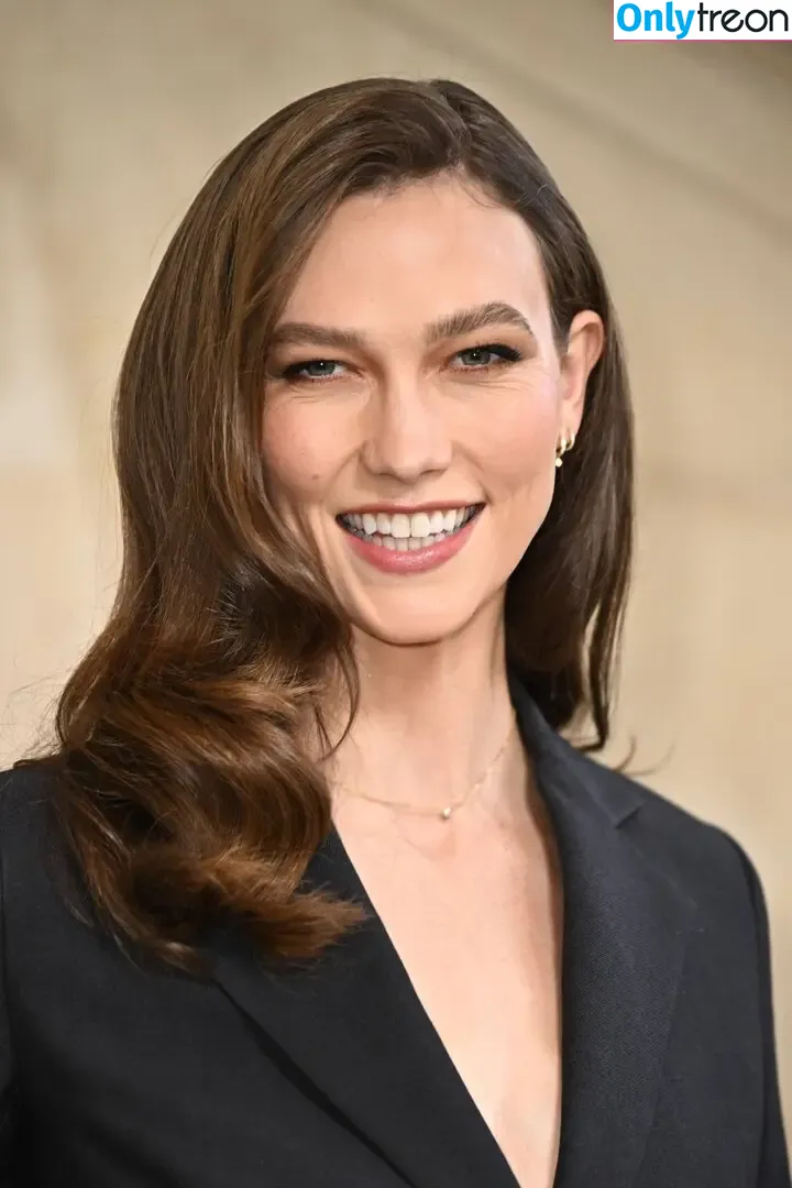 Karlie Kloss голая photo #0438 (karliekloss)