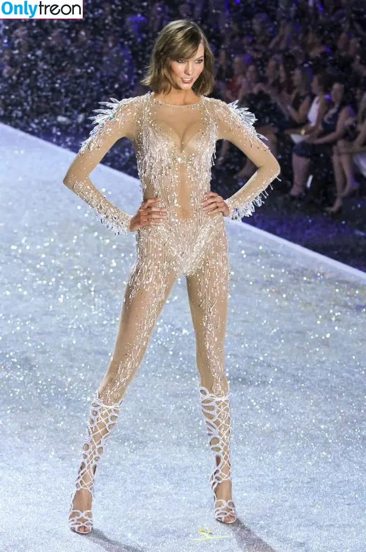 Karlie Kloss nude photo #0534 (karliekloss)