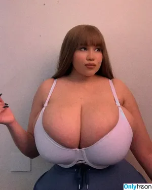 karlyyy_02 / karlyy_of nude photo #0004