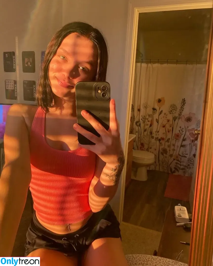 Karma Herremans голая photo #0005 (karmaleigh / sheiskarmaa / smhkarma)