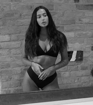 Karolina Meschino / karolinameschino фото голая #0009