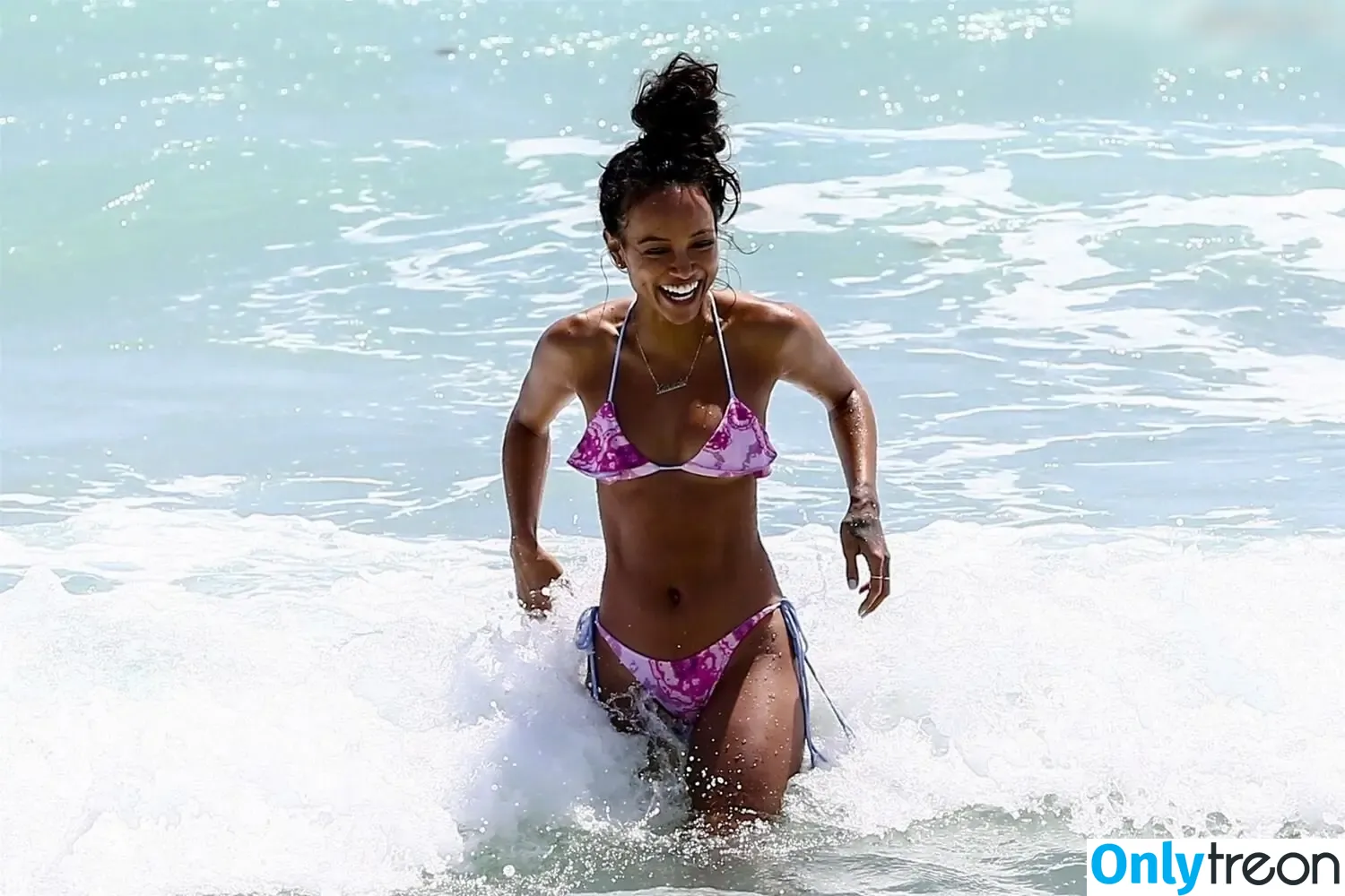 Karrueche Tran nude photo #0424 (Karrueche)