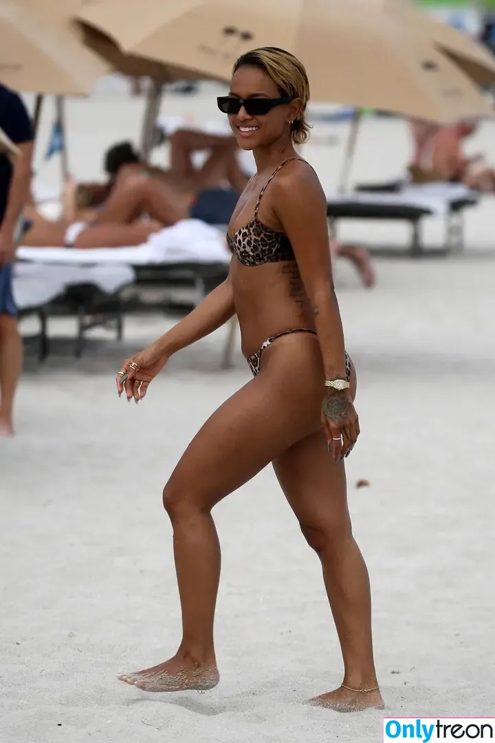Karrueche Tran nude photo #0453 (karrueche)
