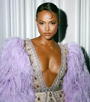 Karrueche фото голая #0019