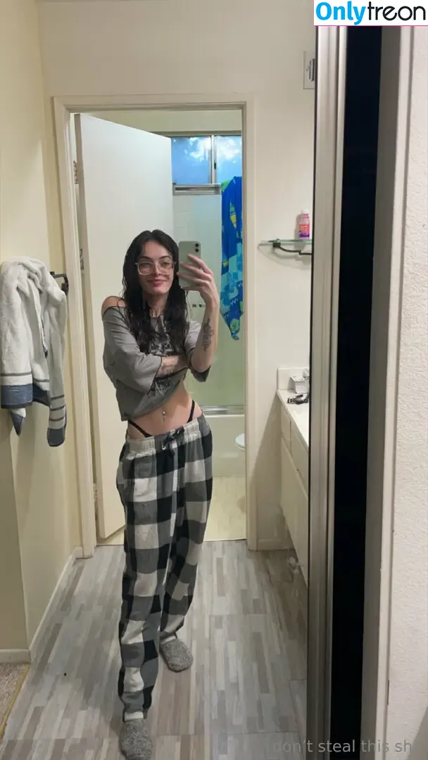 karsyngrayy голая photo #0103 (karsyngrayy)