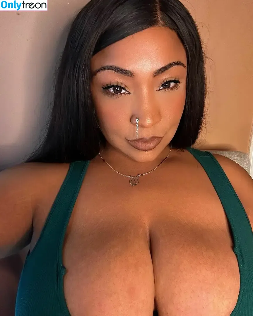 Karyssia Bauer nude photo #0019 (bustykary / kurvykary)