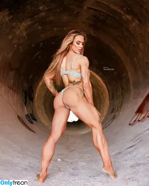 Kassandra Gillis / kassgfit фото голая #0016