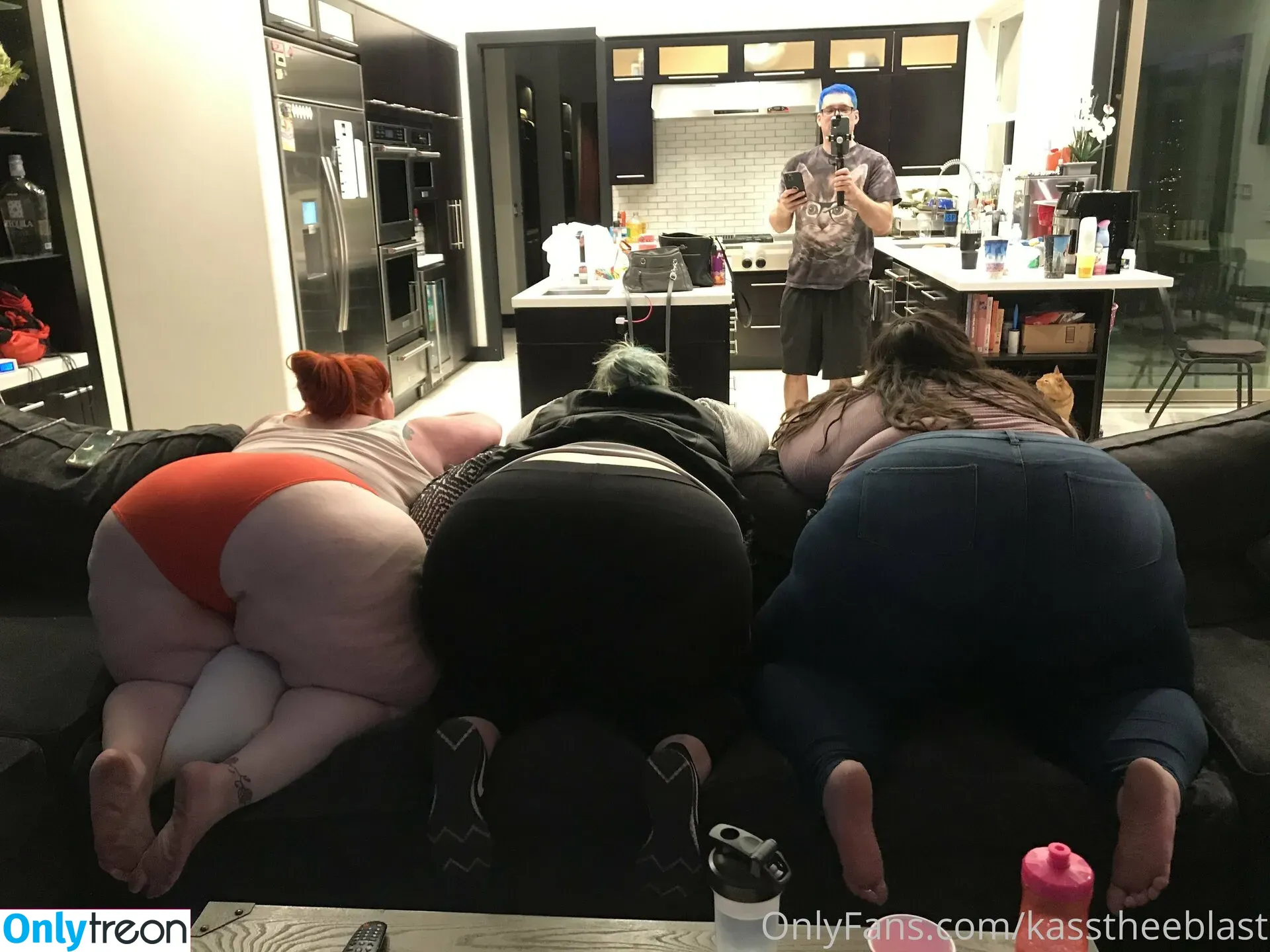 kasstheeblast голая photo #0010 (kasstheeblast)