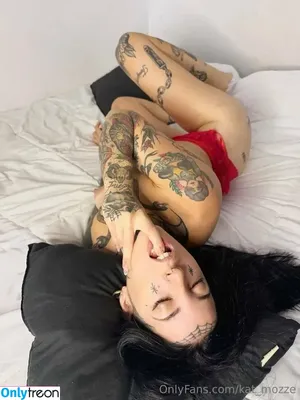 kat_mozze / katamogz nude photo #0021