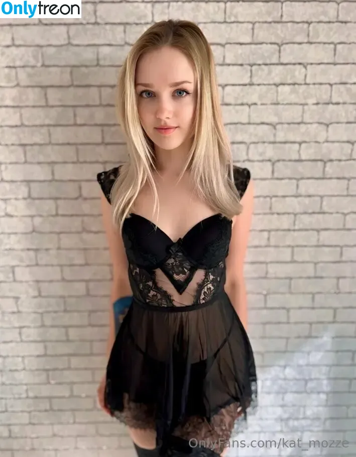 kat_mozze nude photo #0051 (katamogz)