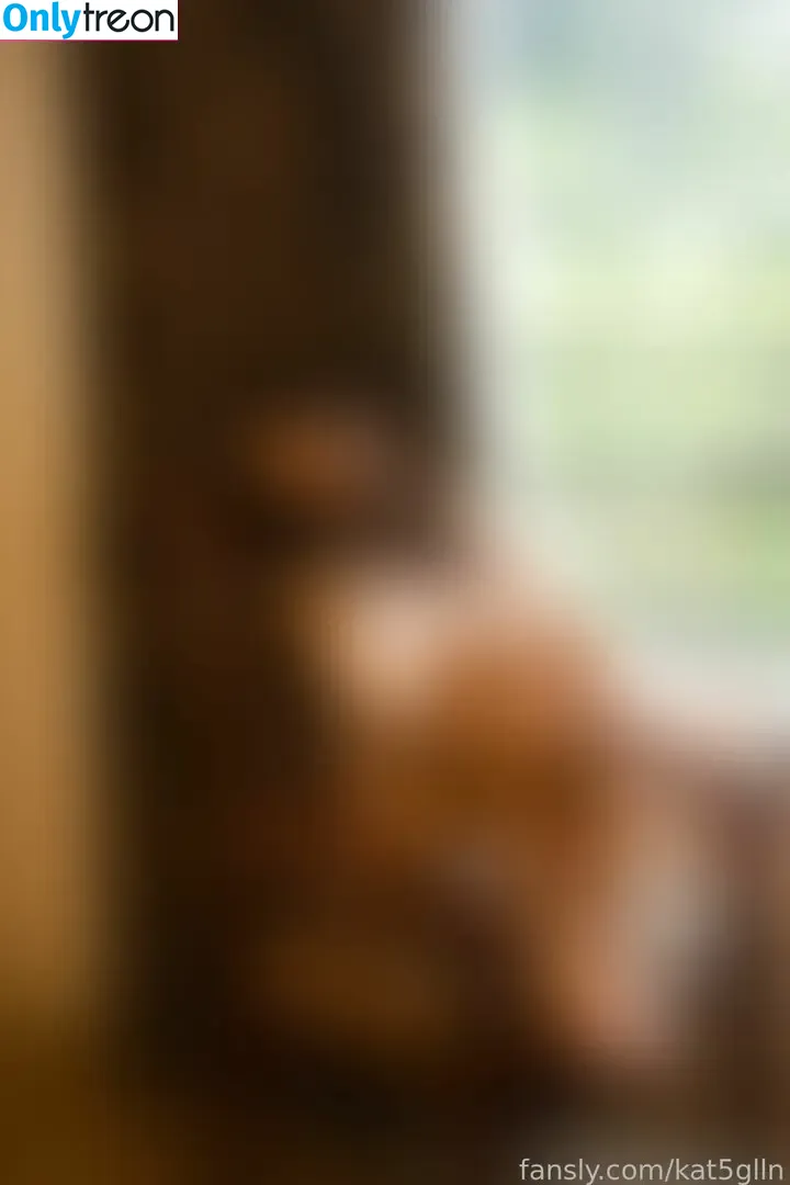kat5glln nude photo #0030 (ktlynsnglng)