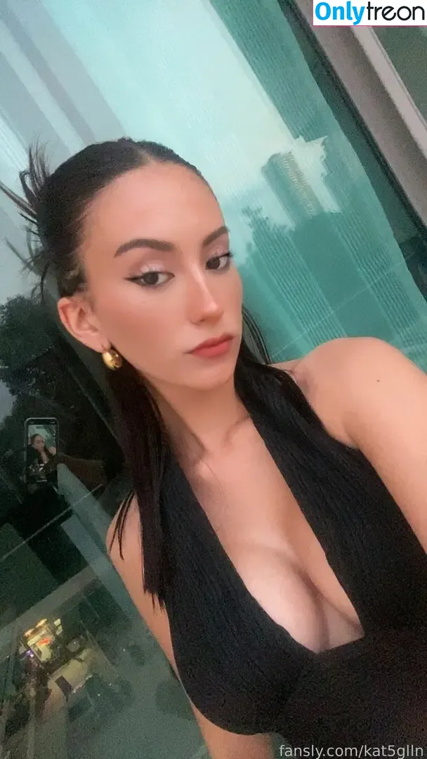 kat5glln nude photo #0038 (ktlynsnglng)