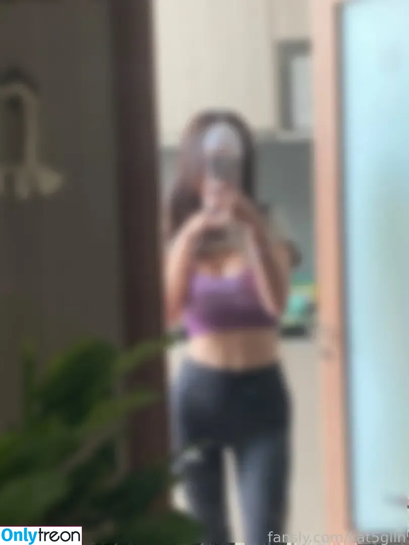 kat5glln nude photo #0040 (ktlynsnglng)