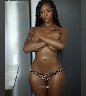 Katarra Mcduffie / tarrabadaxx фото голая #0017