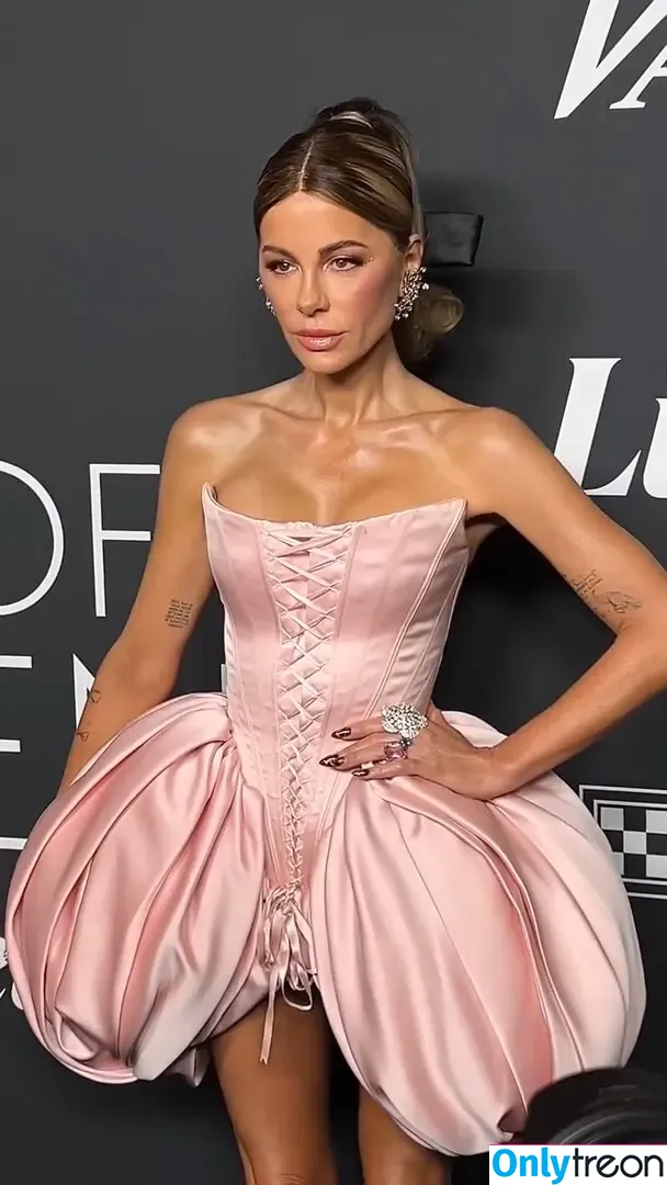 Kate Beckinsale голая photo #1716 (katebeckinsale)