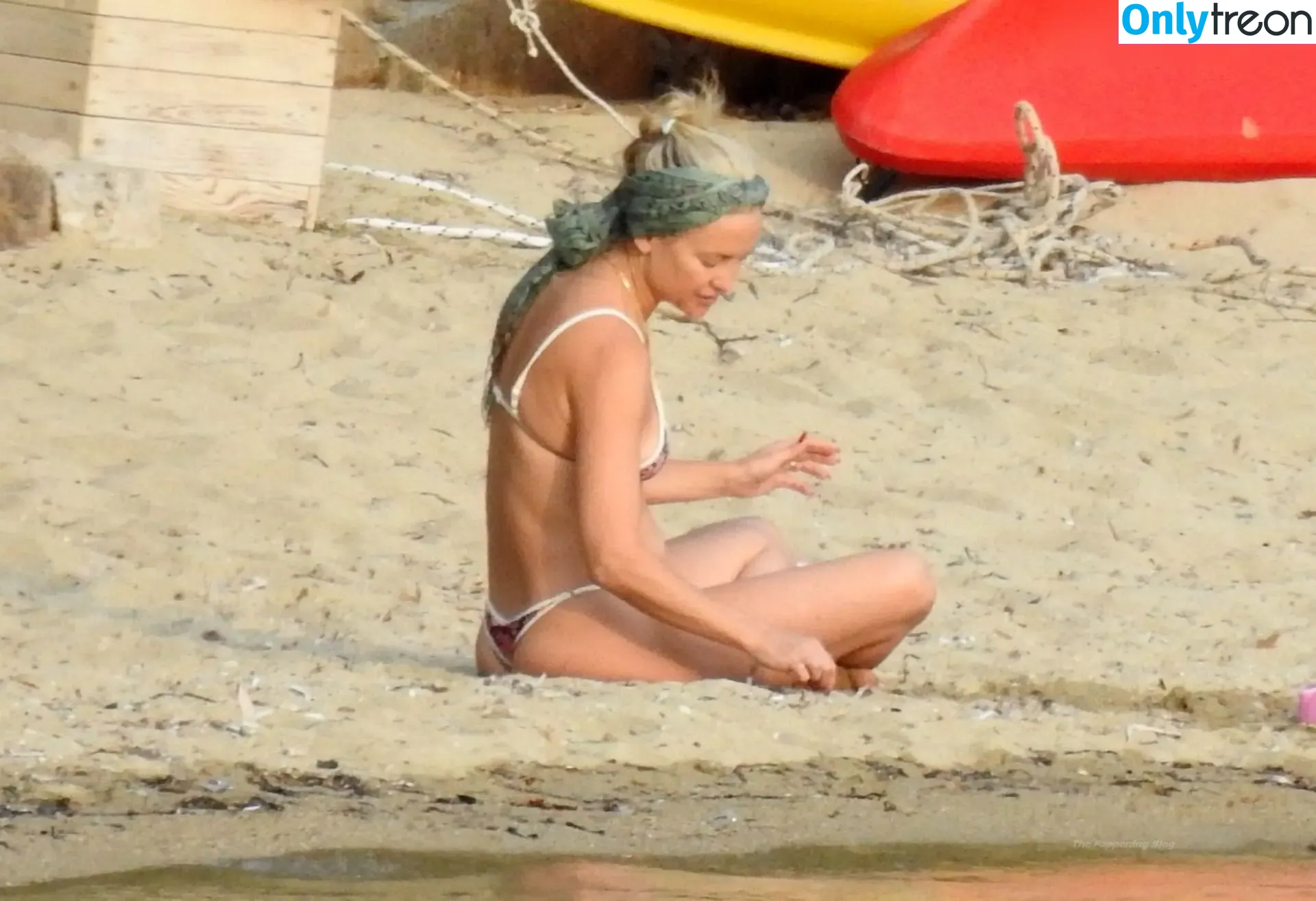 Kate Hudson nude photo #0566 (katehudson)