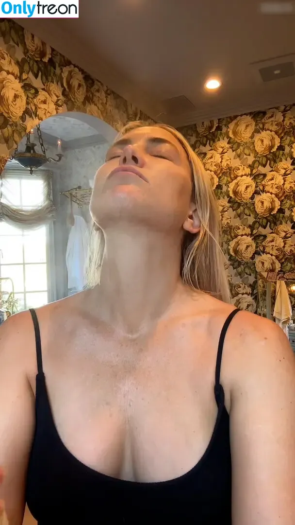 Kate Hudson голая photo #0705 (katehudson)