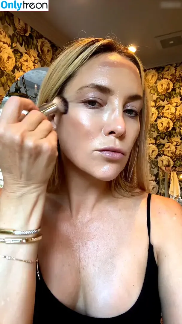 Kate Hudson голая photo #0706 (katehudson)