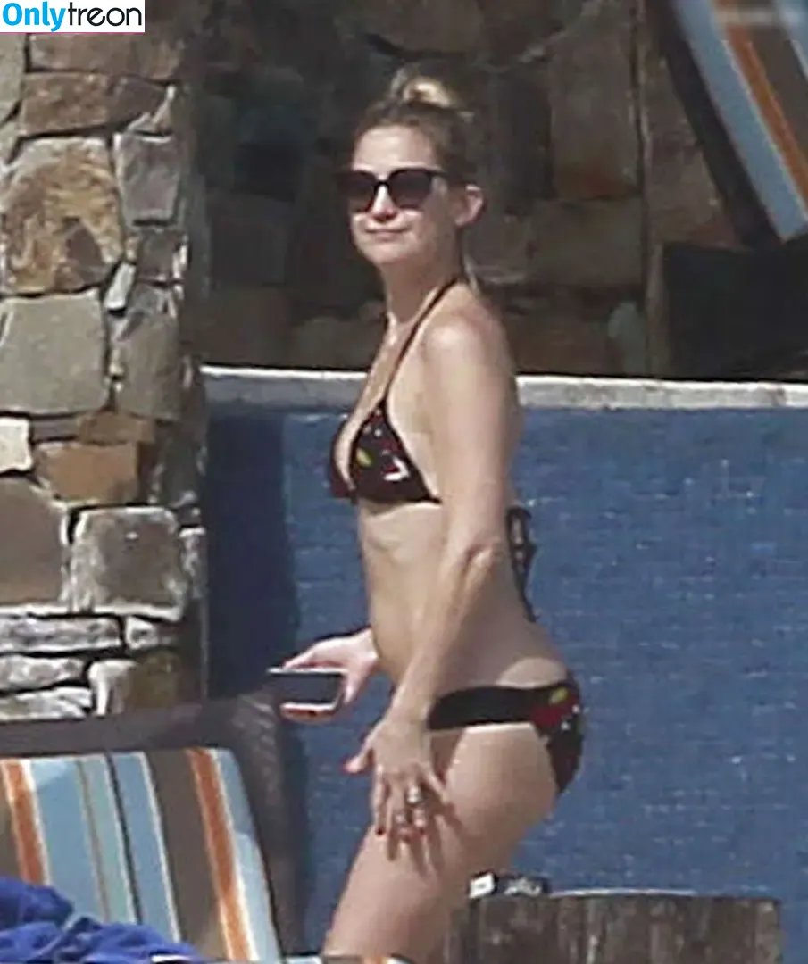 Kate Hudson голая photo #0746 (katehudson)