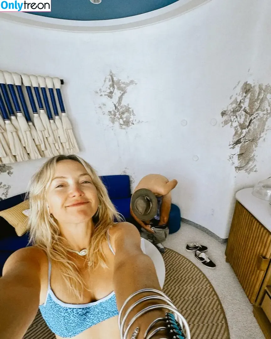 Kate Hudson голая photo #0779 (katehudson)