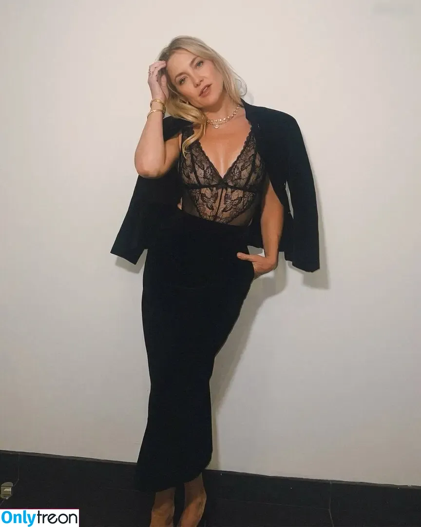 Kate Hudson голая photo #0780 (katehudson)