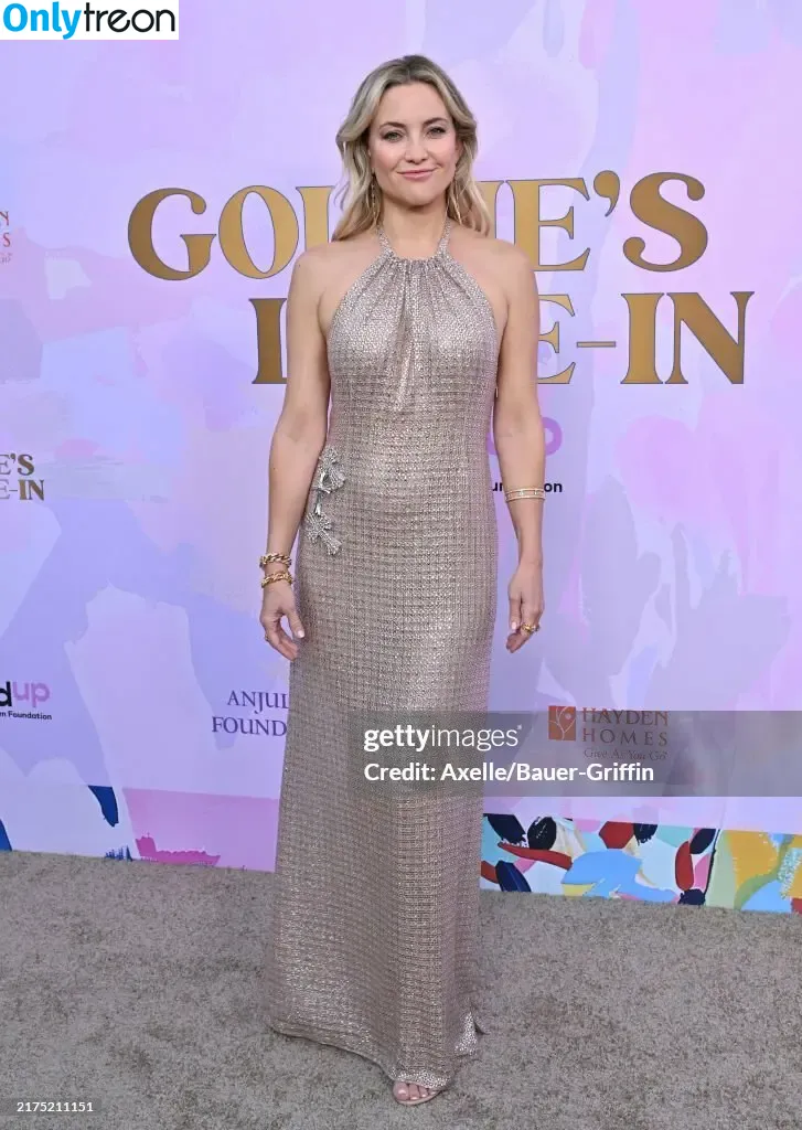 Kate Hudson голая photo #0798 (katehudson)