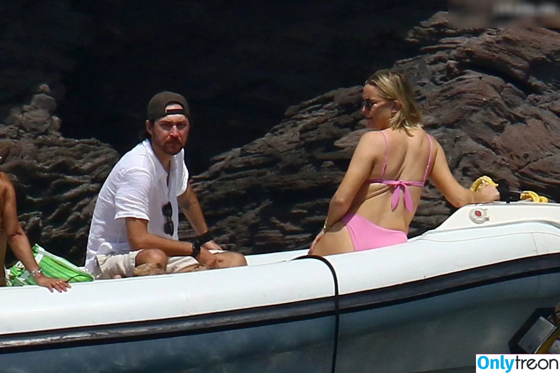 Kate Hudson голая photo #0809 (katehudson)